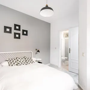 https://sunny-and-bright-apartment-at-historical-center.es-andalucia.com